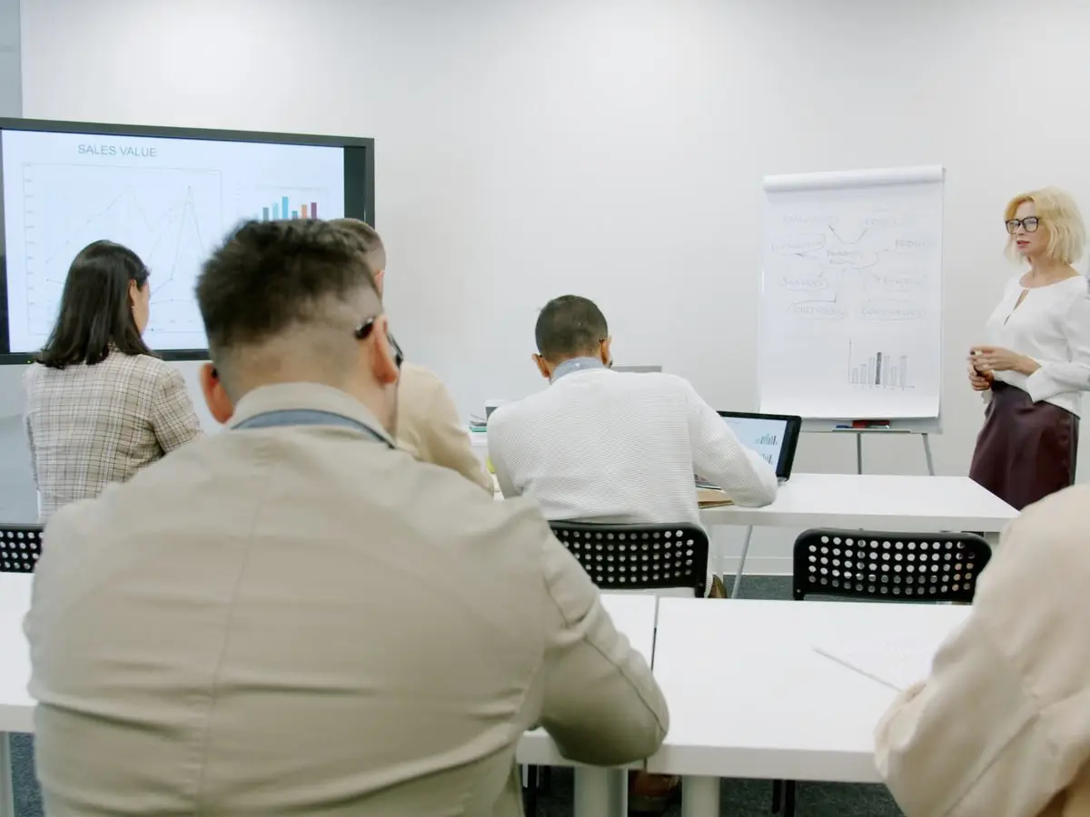 Trainer presenting in a modern office