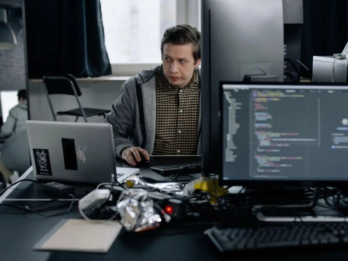 Programmer focused on code